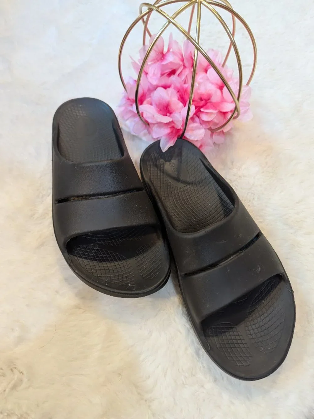 Oofos Black Slides, Men's 11 Women's 13